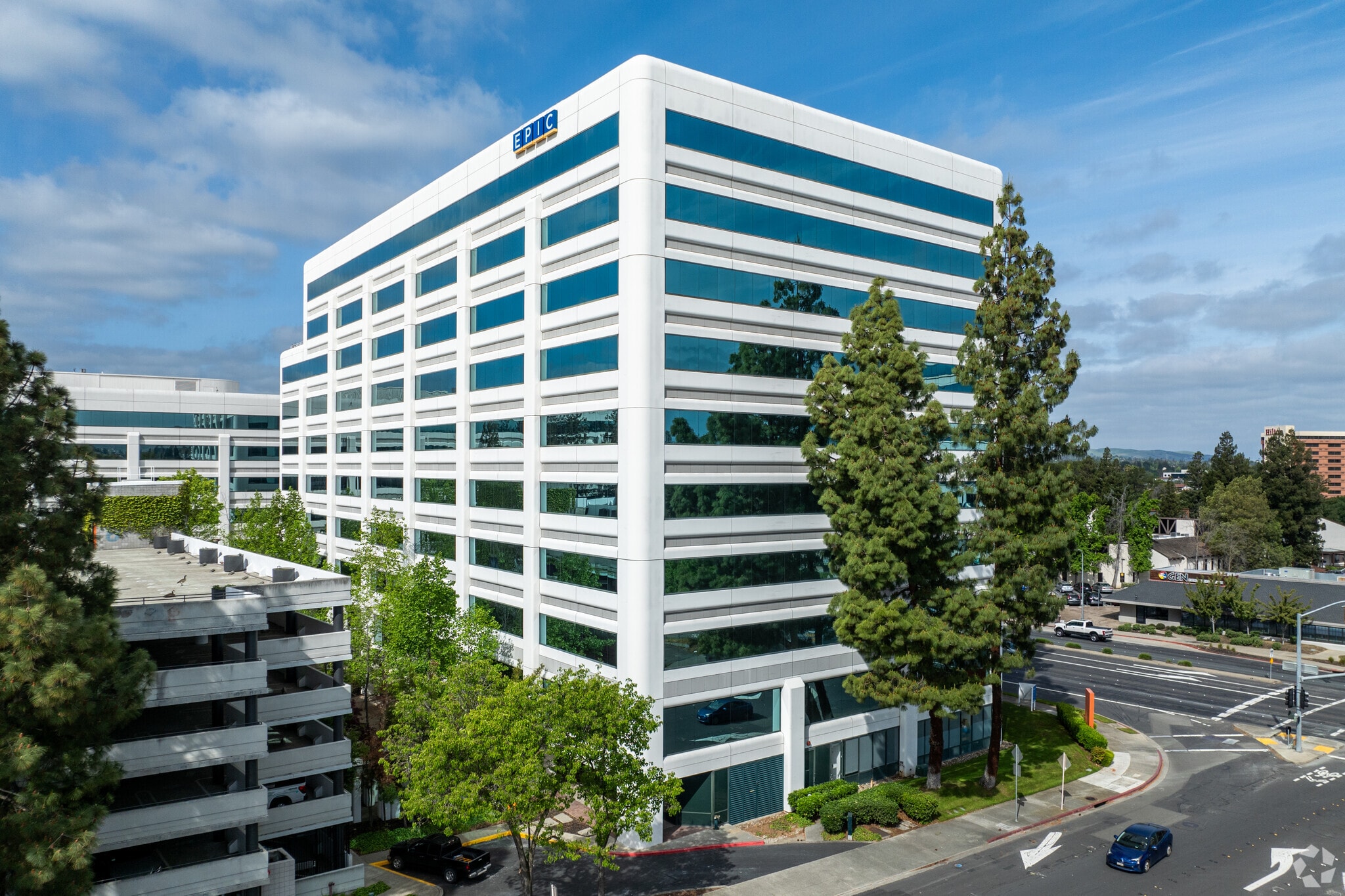 1390 Willow Pass Rd, Concord, CA à louer Photo principale– Image 1 sur 7