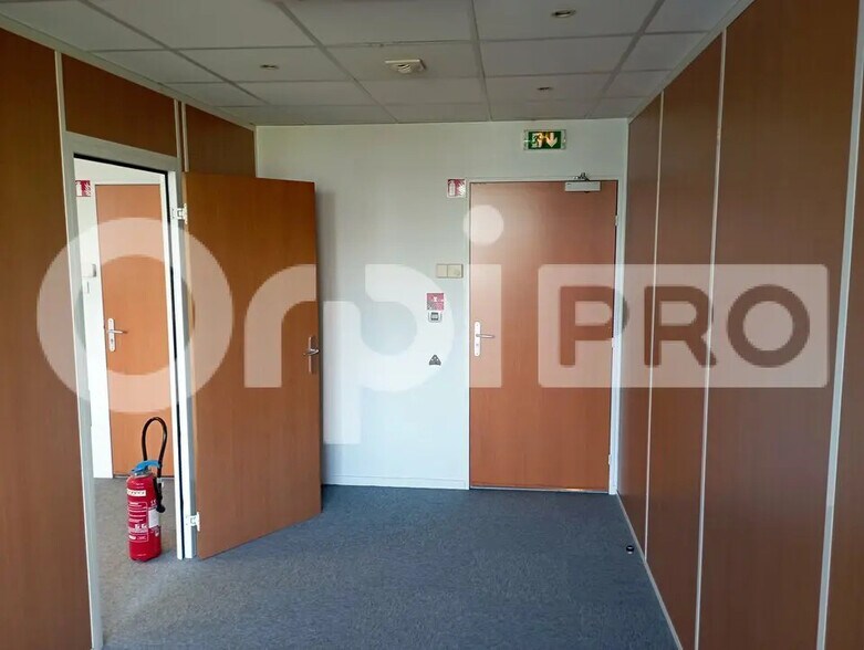 Bureau dans Reims à louer - Photo de l’immeuble – Image 3 sur 4