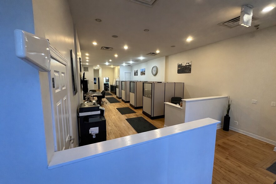 1475 W Irving Park Rd, Chicago, IL à louer - Photo intérieure – Image 3 sur 13