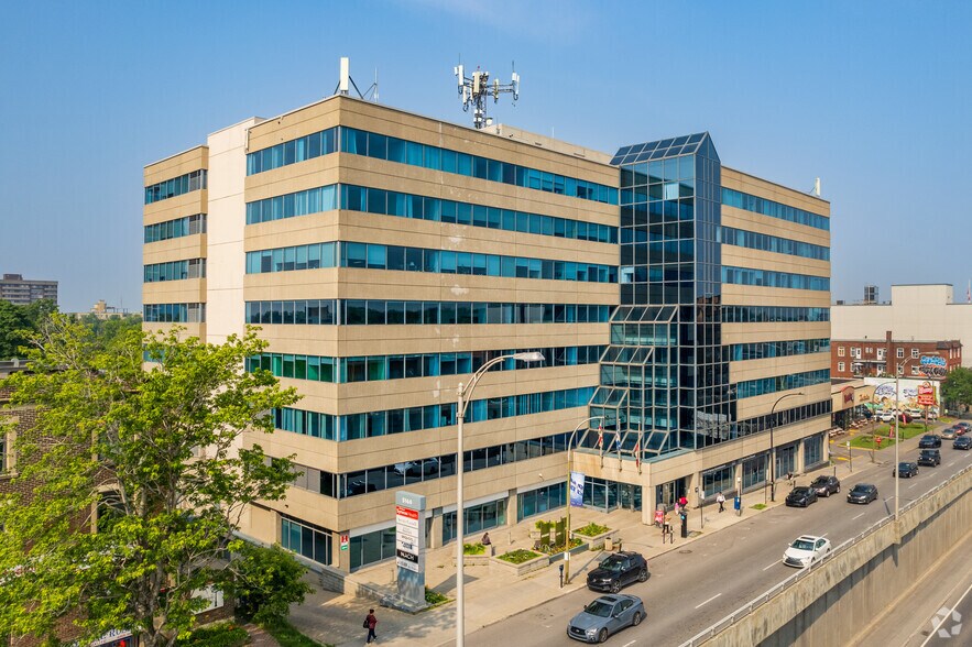 5160 Boul Décarie, Montréal, QC à louer - Photo de l’immeuble – Image 1 sur 7