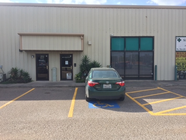 301 N McColl Rd, McAllen, TX à louer Photo de l’immeuble– Image 1 sur 15
