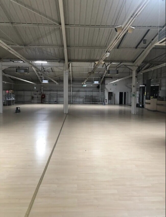 Plus de détails pour Local commercial à louer