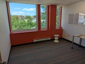 554 Massachusetts Ave, Cambridge, MA à louer Photo intérieure– Image 1 sur 7