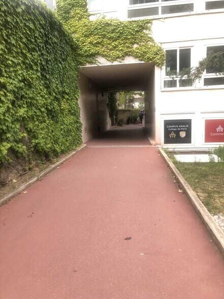 Bureau dans Neuilly-sur-Seine à louer - Photo de l’immeuble – Image 2 sur 10