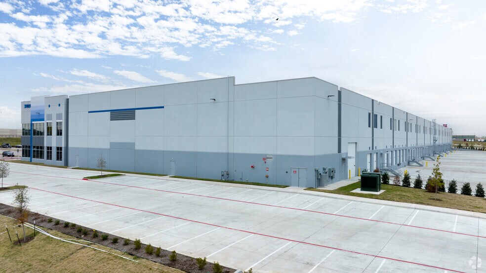 1021 Everman Pky, Fort Worth, TX à louer - Photo de l’immeuble – Image 2 sur 25