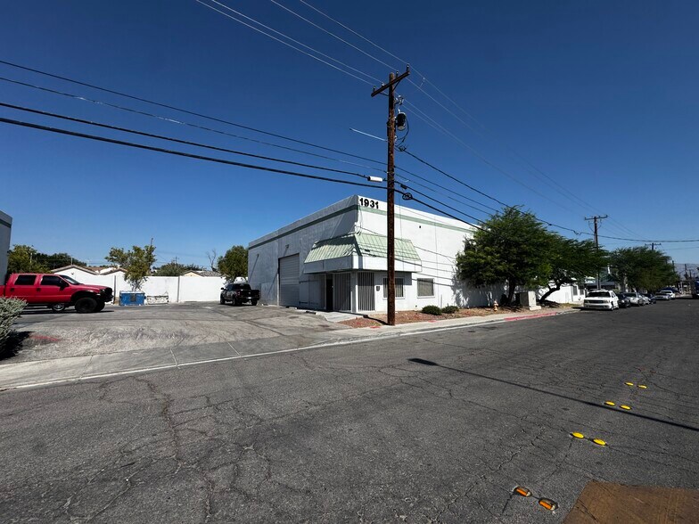1931 Losee Rd, North Las Vegas, NV à louer - Photo de l’immeuble – Image 3 sur 4