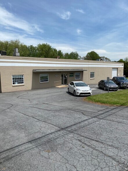 747 Flory Mill Rd, Lancaster, PA à louer - Photo de l’immeuble – Image 2 sur 10