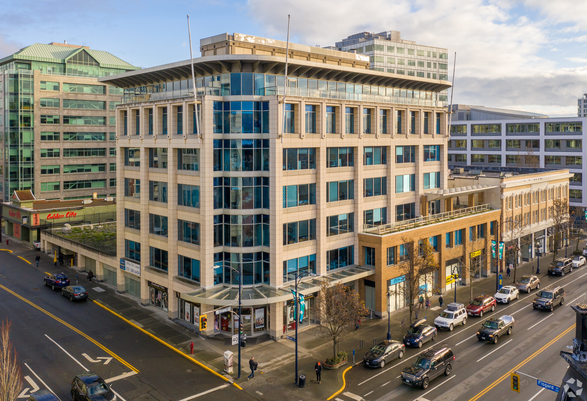 1675 Douglas St, Victoria, BC à louer Photo principale– Image 1 sur 3