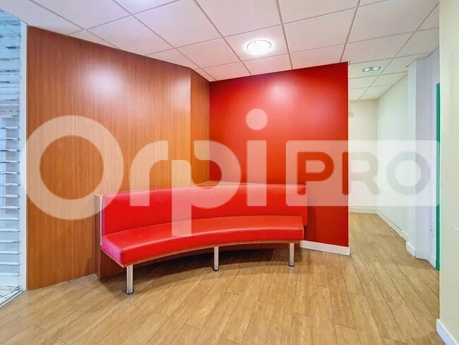 Plus de détails pour Local commercial à louer