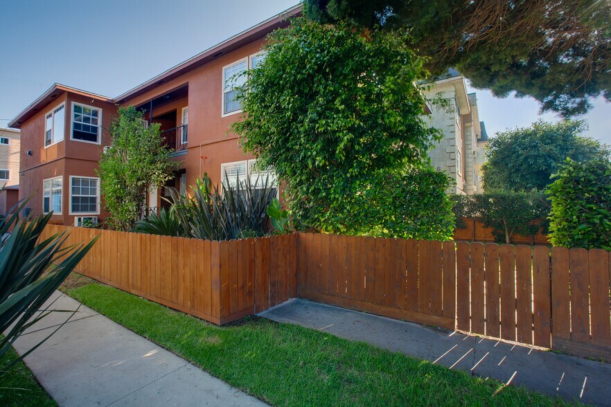 1146 Venice Blvd, Venice, CA à vendre - Photo de l’immeuble – Image 3 sur 13