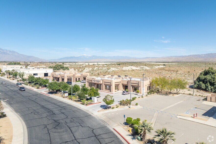 77806 Flora Rd, Palm Desert, CA à louer - Aérien – Image 2 sur 6