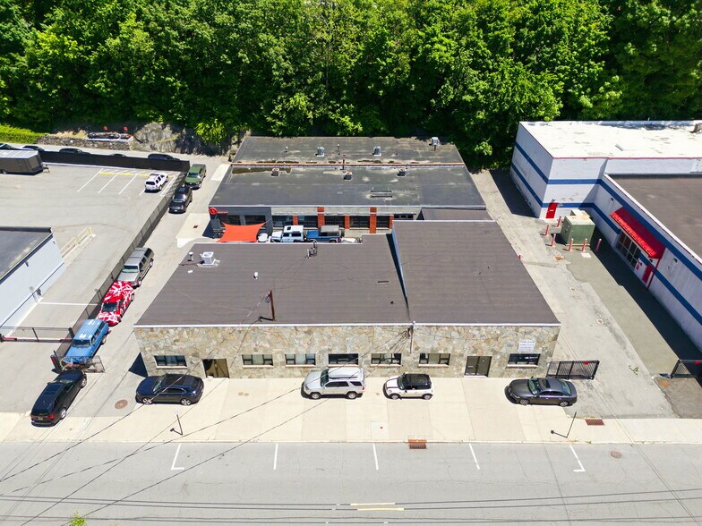 66 Marbledale Rd, Tuckahoe, NY à louer - Photo de l’immeuble – Image 1 sur 9