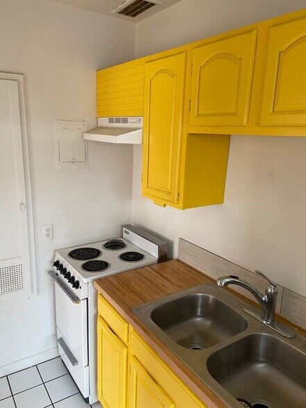 480 S Sierra St, Reno, NV à vendre - Photo de l’immeuble – Image 2 sur 2