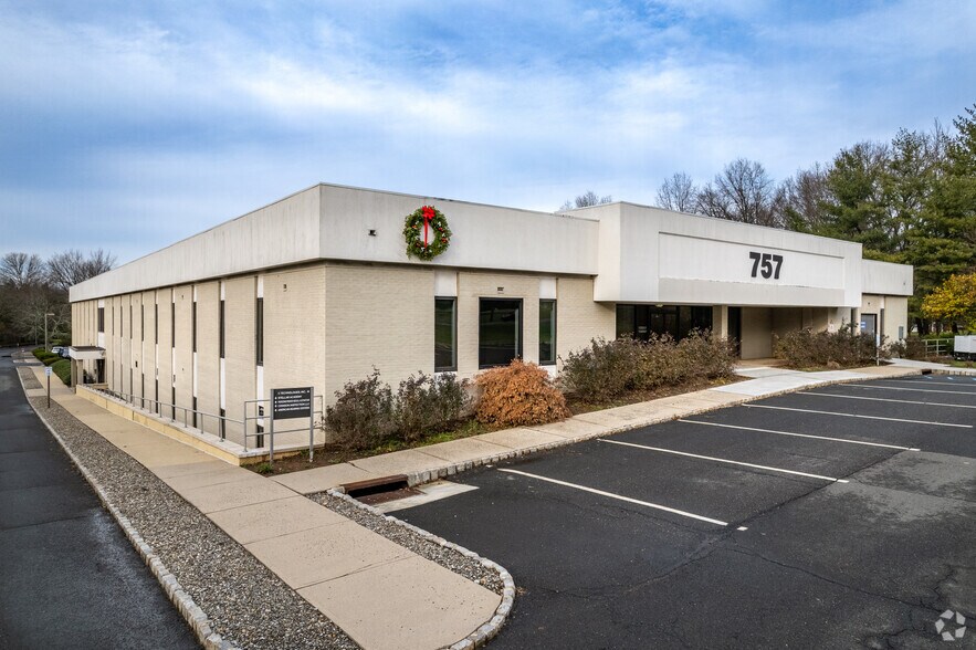 757 Route 202/206 S, Bridgewater, NJ à louer - Photo principale – Image 1 sur 5