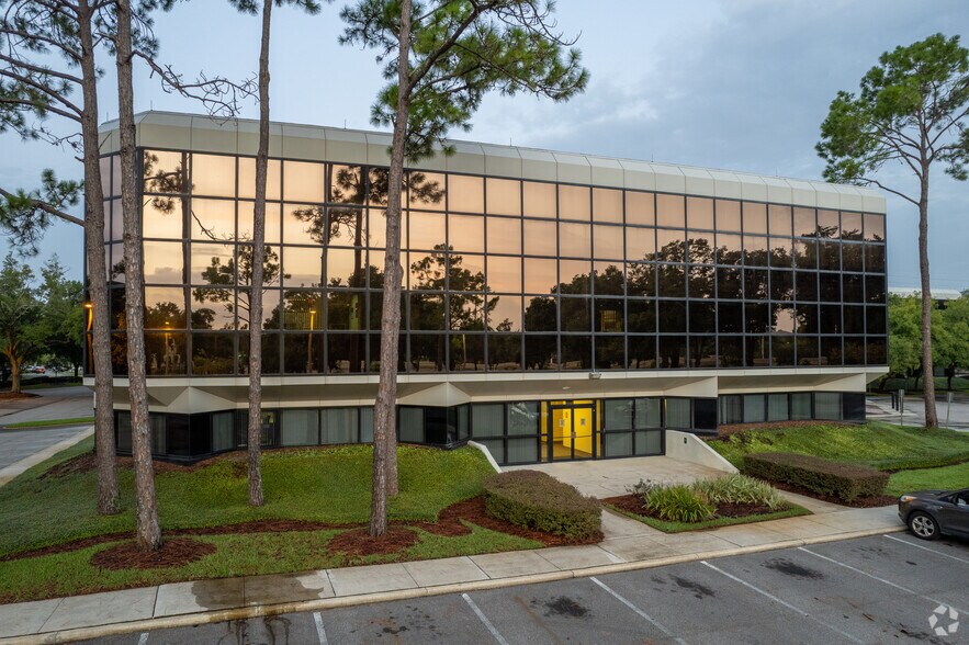 2600 Lake Lucien Dr, Maitland, FL à vendre - Photo de l’immeuble – Image 3 sur 31