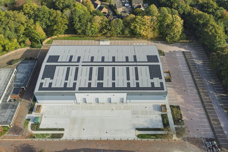 Wade Rd, Basingstoke à louer - Photo de l’immeuble – Image 2 sur 4