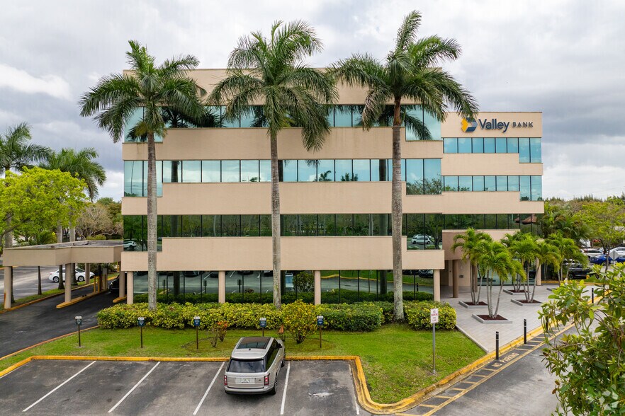 1 SW 129th Ave, Pembroke Pines, FL à louer - Photo de l’immeuble – Image 2 sur 52