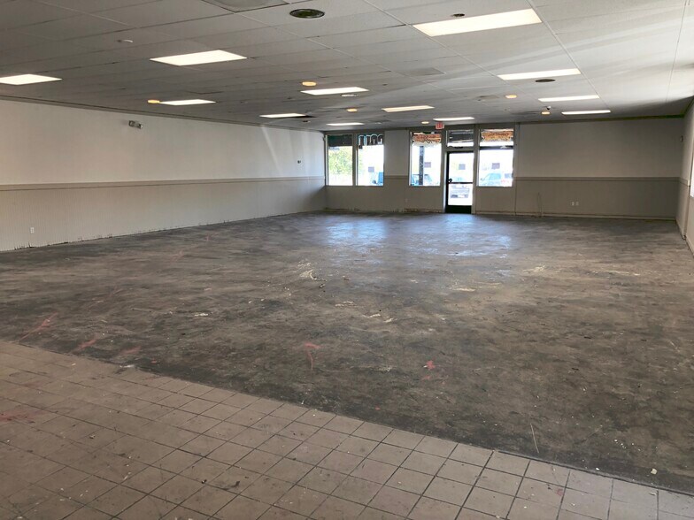 3606-3626 Willow Pass Rd, Concord, CA à louer - Photo intérieure – Image 3 sur 4