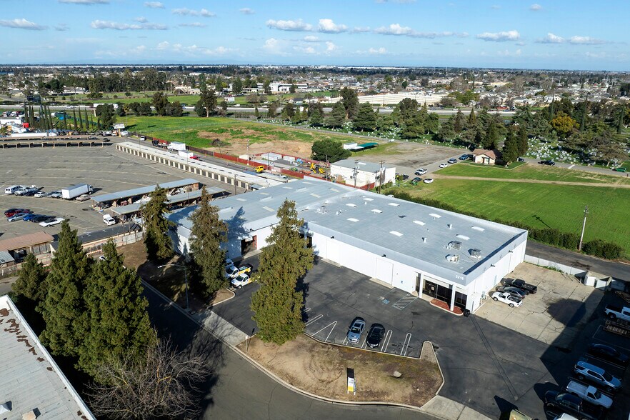 2216 Cedarvale Dr, Ceres, CA à louer - Photo de l’immeuble – Image 3 sur 15