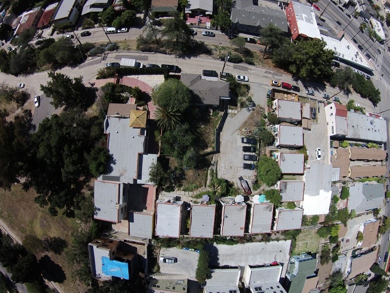 1303 Lilac Terrace, Los Angeles, CA à vendre - Aérien – Image 2 sur 47