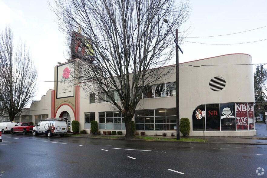 1321 NE Davis St, Portland, OR à louer - Photo principale – Image 2 sur 13