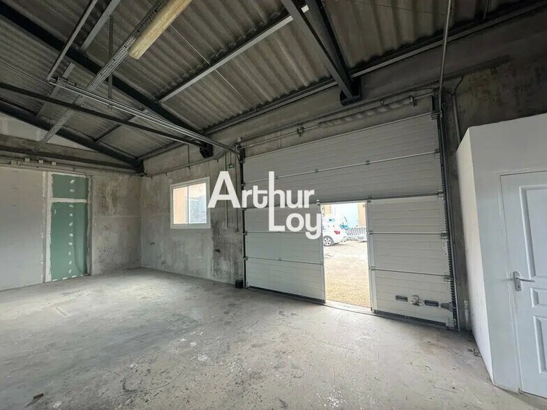 Local d’activités dans Mouans-Sartoux à louer - Photo intérieure – Image 2 sur 16