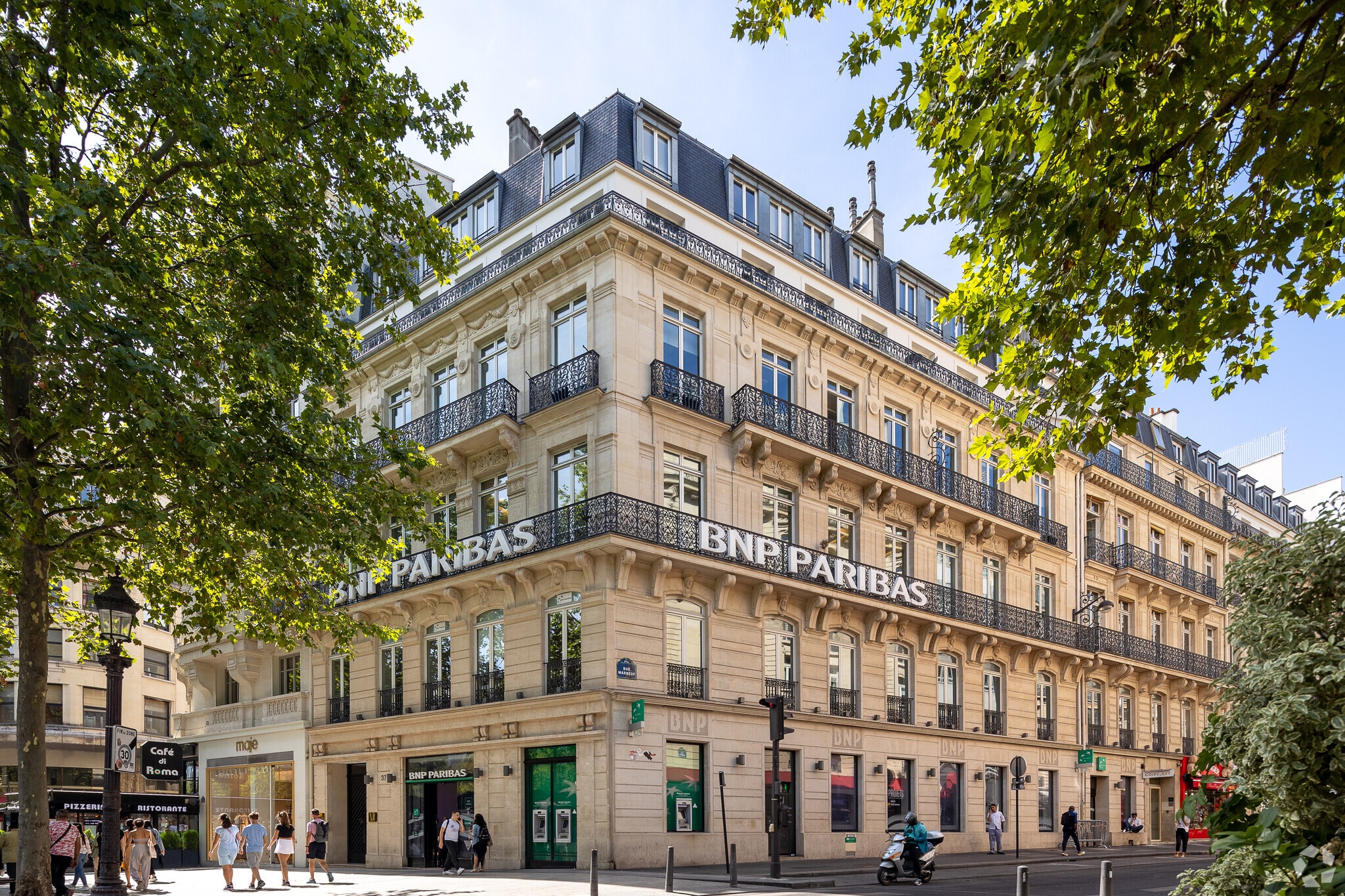 37 Avenue Des Champs Elysées, Paris à louer Photo de l’immeuble– Image 1 sur 10