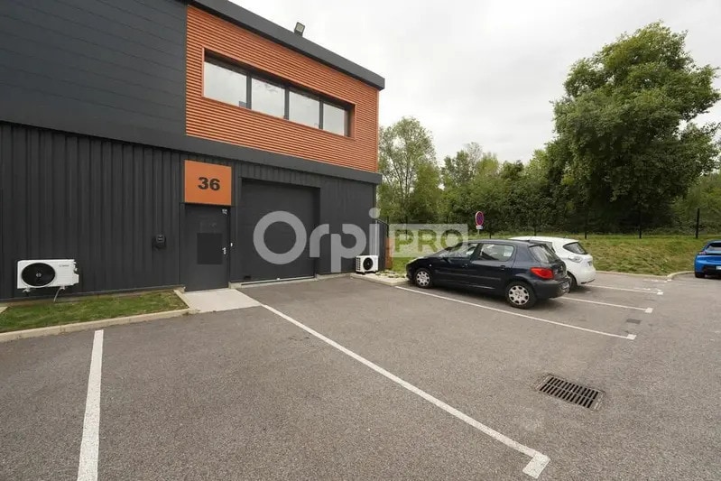 401 Rue Le Chatelier, Vaulx-Milieu à louer Photo de l’immeuble– Image 1 sur 10