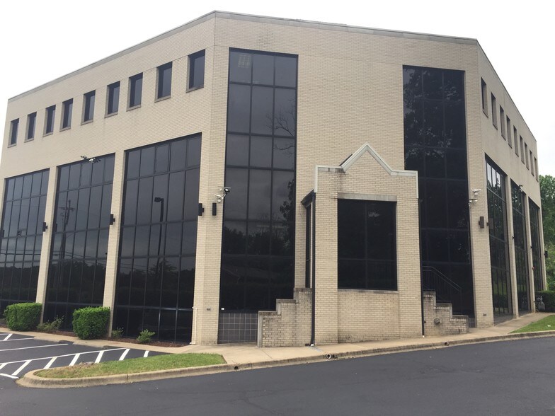 1700 Old Bluegrass Ave, Louisville, KY à louer - Photo de l’immeuble – Image 3 sur 17