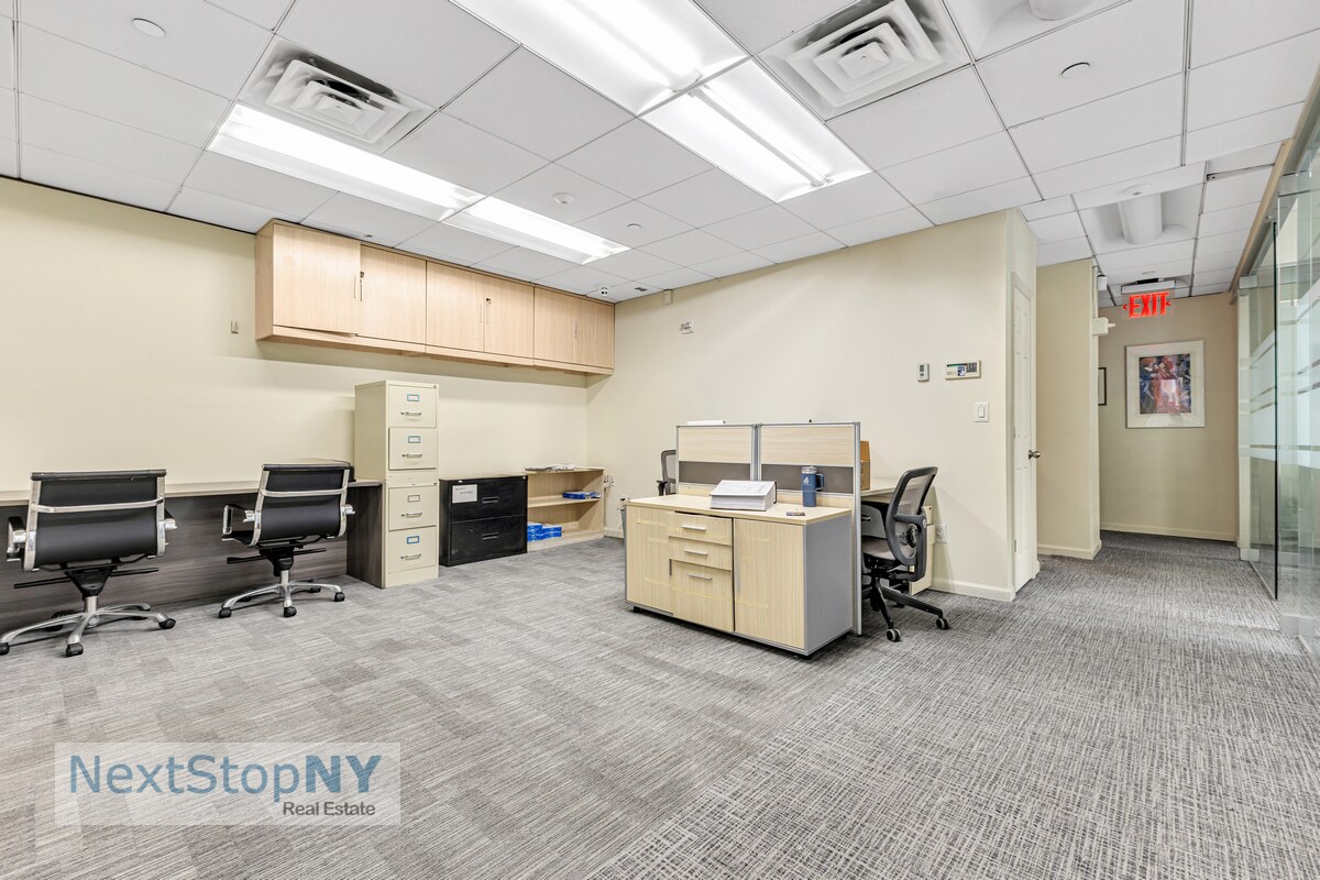70 W 36th St, New York, NY 10018 - Lot 6A -  - Photo intérieure - Image 1 of 14