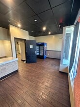 3421-3431 E Tremont Ave, Bronx, NY à louer Photo intérieure– Image 1 sur 6