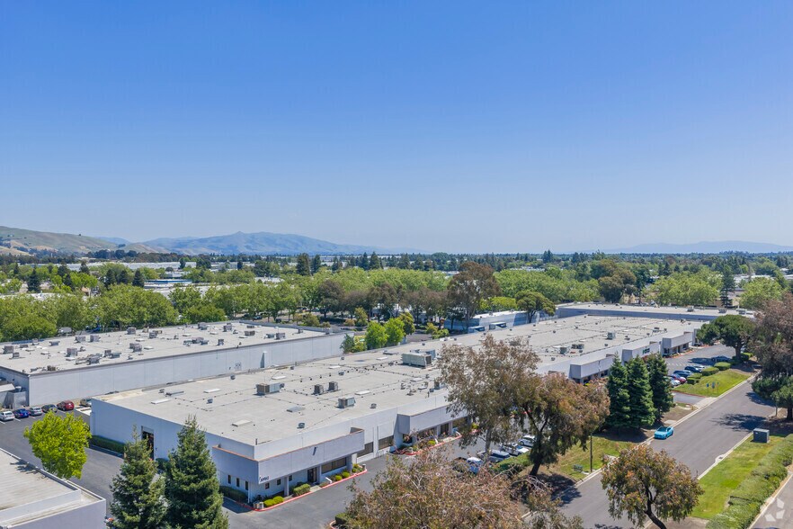 1495-1497 Zephyr Ave, Hayward, CA à louer - Photo de l’immeuble – Image 2 sur 13