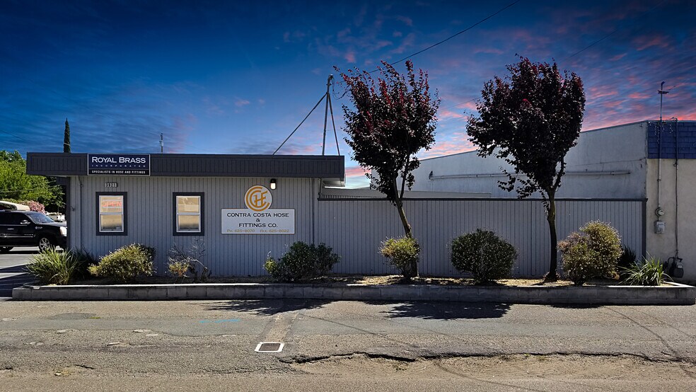 3921 Main St, Oakley, CA à louer - Photo principale – Image 3 sur 16