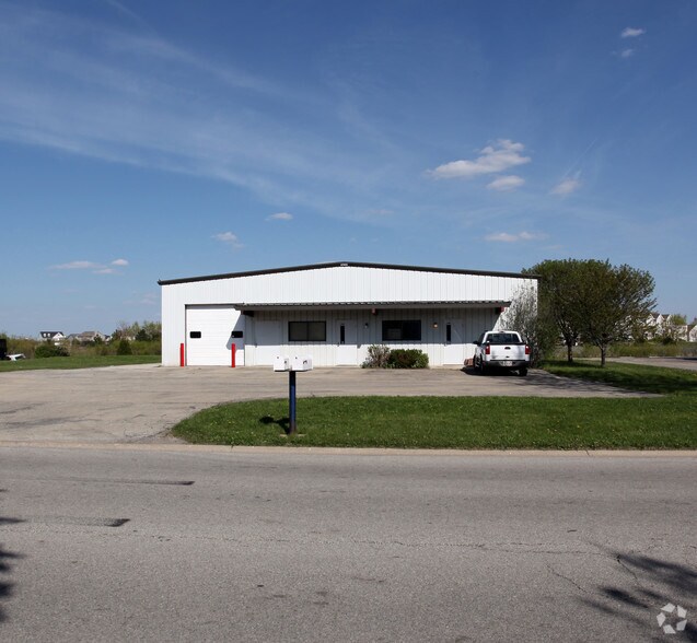 34 Stonehill Rd, Oswego, IL à louer - Photo de l’immeuble – Image 3 sur 28