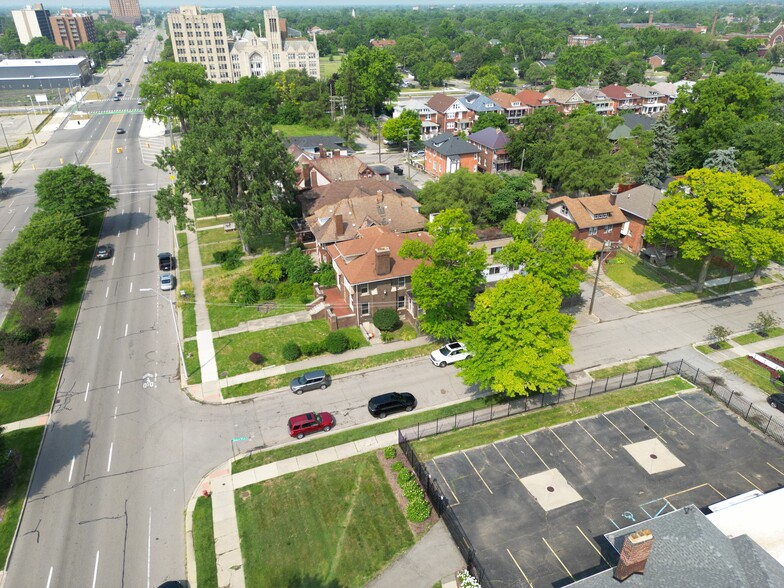 2641 W Grand Blvd, Detroit, MI à louer - Photo de l’immeuble – Image 2 sur 17