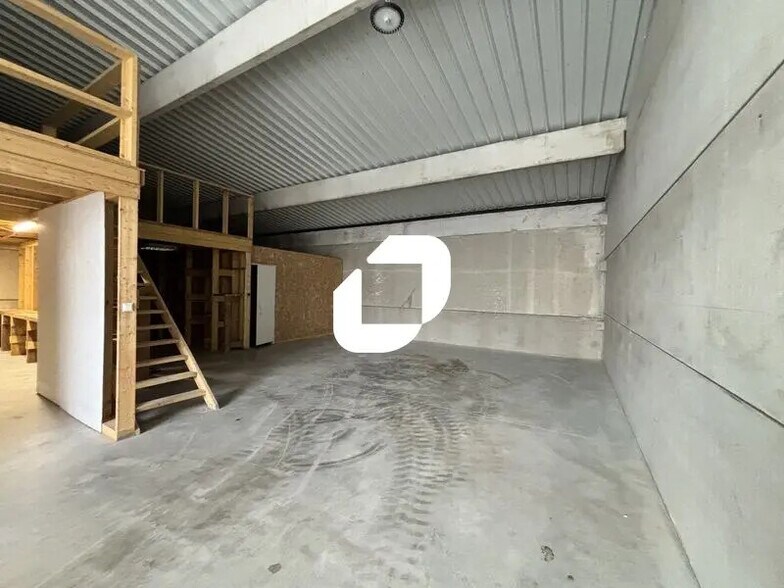 Bureau dans Mios à louer - Photo de l’immeuble – Image 3 sur 6