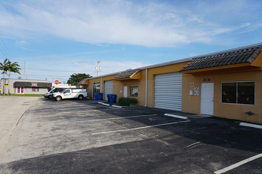 1044 NE 44th St, Oakland Park, FL à vendre - Photo de l’immeuble – Image 3 sur 32