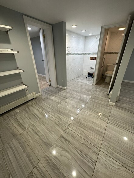 2422 Cornaga Ave, Far Rockaway, NY à louer - Photo intérieure – Image 2 sur 5