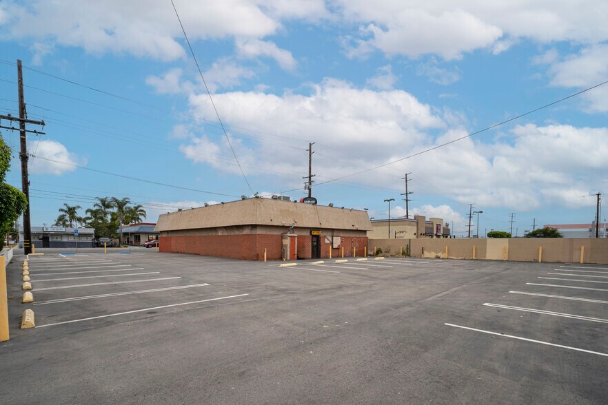 14318 Western ave, Gardena, CA à louer - Photo de l’immeuble – Image 2 sur 17