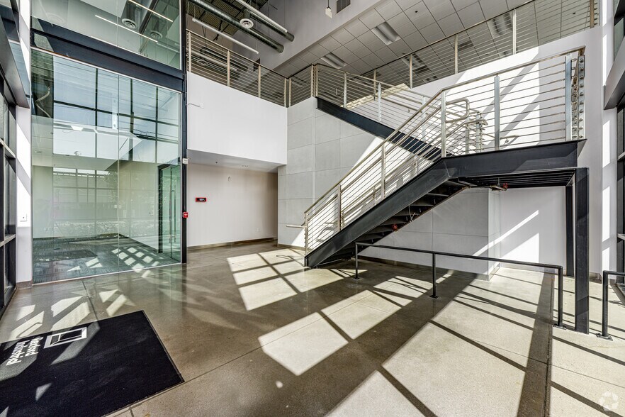 415 S Motor Ave, Azusa, CA à vendre - Hall d’entrée – Image 3 sur 28