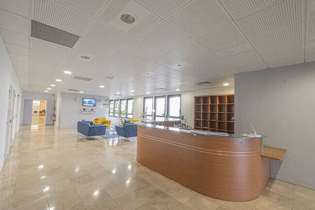 Plus de détails pour 37 Rue De Neuilly, Clichy - Bureau à louer