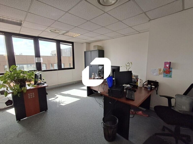 Bureau dans Arcueil à vendre - Photo de l’immeuble – Image 3 sur 22