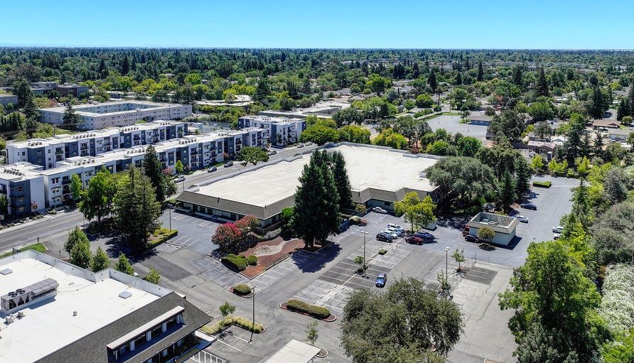 2125 Butano Dr, Sacramento, CA à vendre Photo principale– Image 1 sur 4