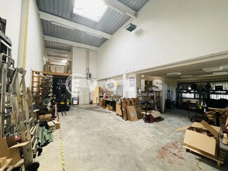 Plus de détails pour 65 Avenue Du General De Gaulle, Champs-sur-Marne - Local d'activités à louer