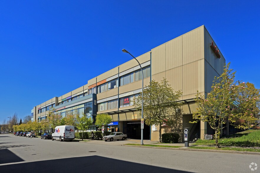 8888 Odlin Cres, Richmond, BC à vendre - Photo de l’immeuble – Image 3 sur 17