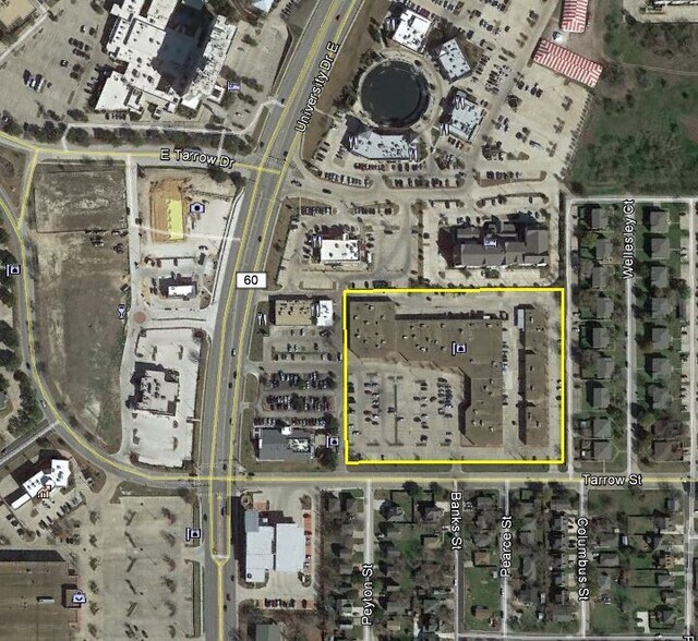 700 E University Dr, College Station, TX à louer - Photo de l’immeuble – Image 2 sur 2