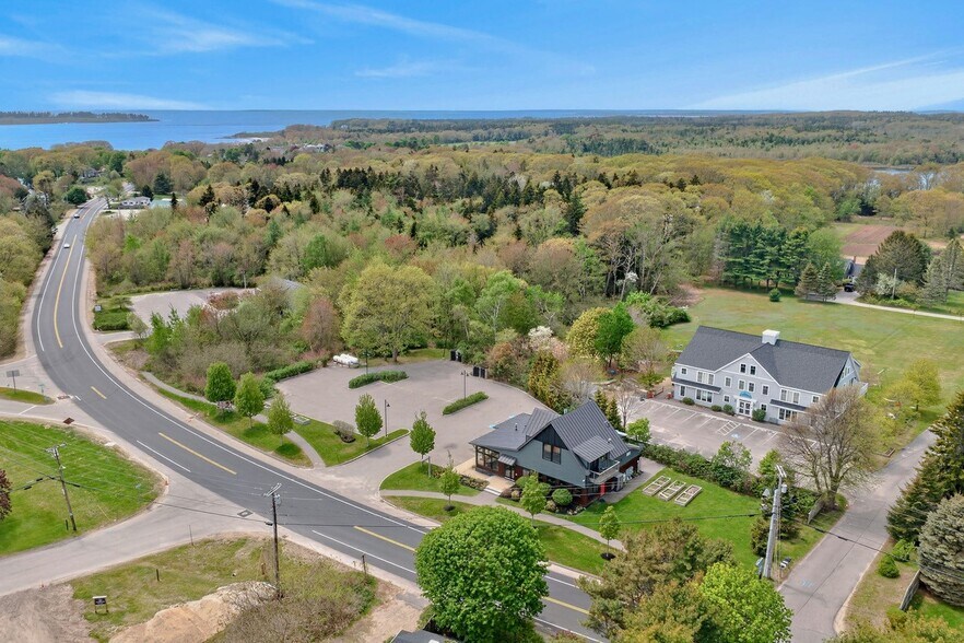 517 Ocean House Rd, Cape Elizabeth, ME à vendre - Photo de l’immeuble – Image 2 sur 13
