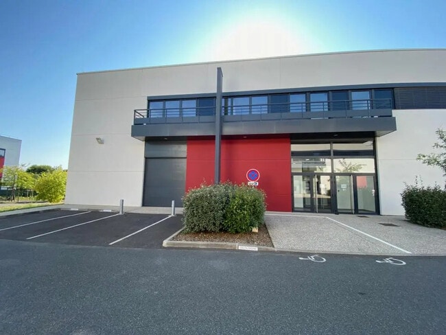 Plus de détails pour Bureau, Local d'activités à louer