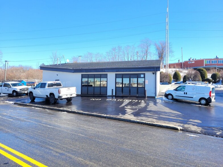 146 W Boylston Dr, Worcester, MA à louer - Photo de l’immeuble – Image 2 sur 3