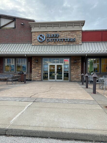 500-506 Cabela Dr, Triadelphia, WV à louer - Photo de l’immeuble – Image 3 sur 3